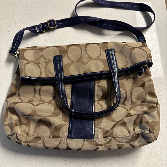 Coach side bag - Picture 2 of 9